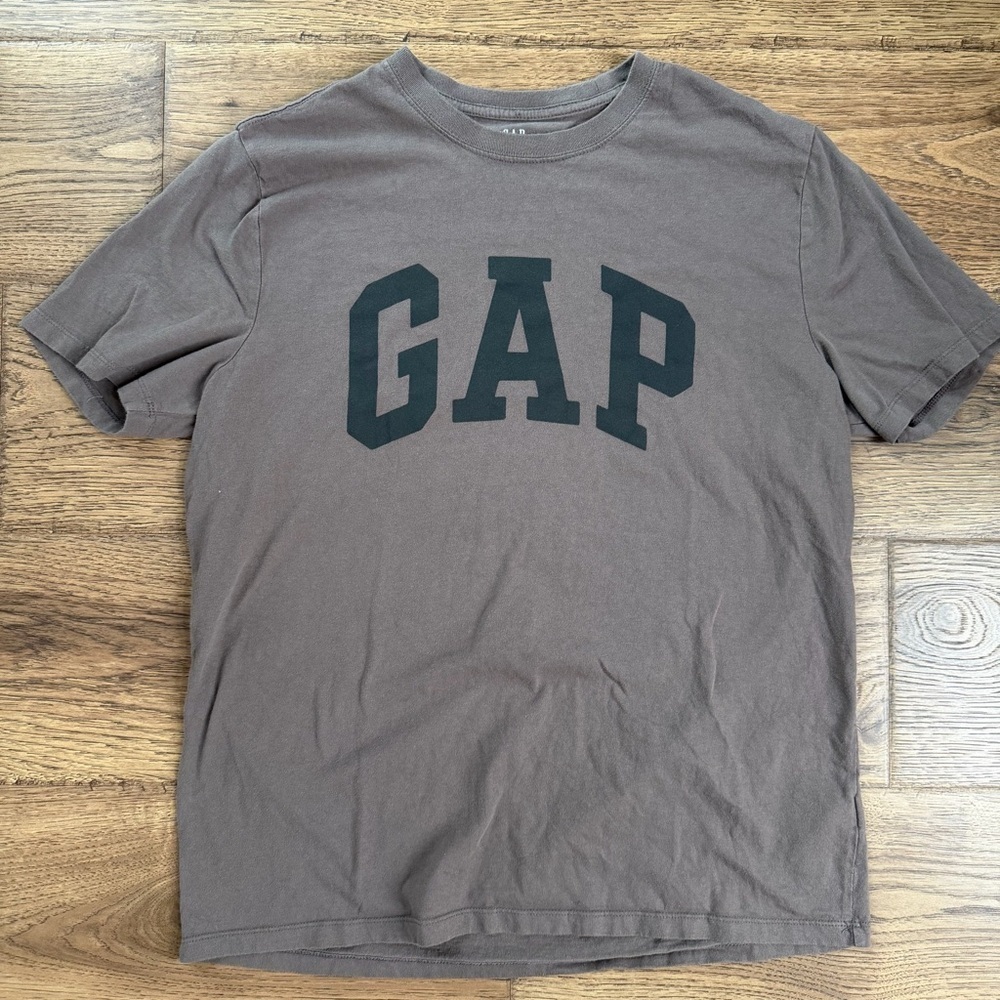 Gap Women's Beige Logo Everyday Soft Crew Size Small EUC